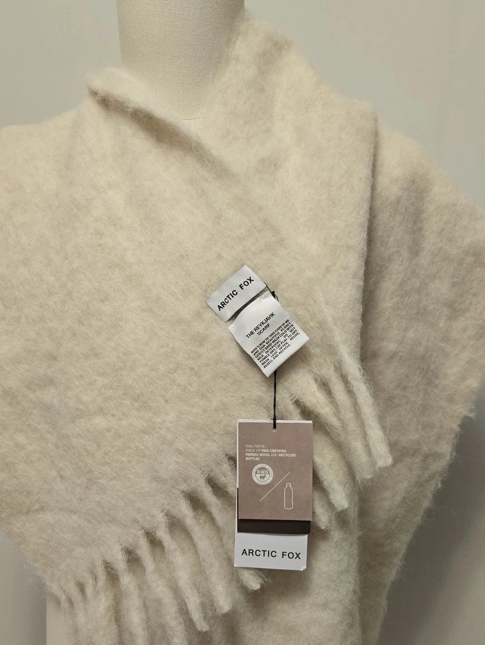 Arctic Fox Reykjavik Scarf Natural White NWT Soft Winter Chunky Unisex